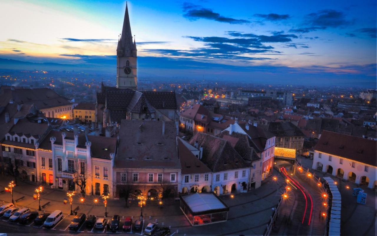Via Del Centro Apartment Sibiu Bagian luar foto