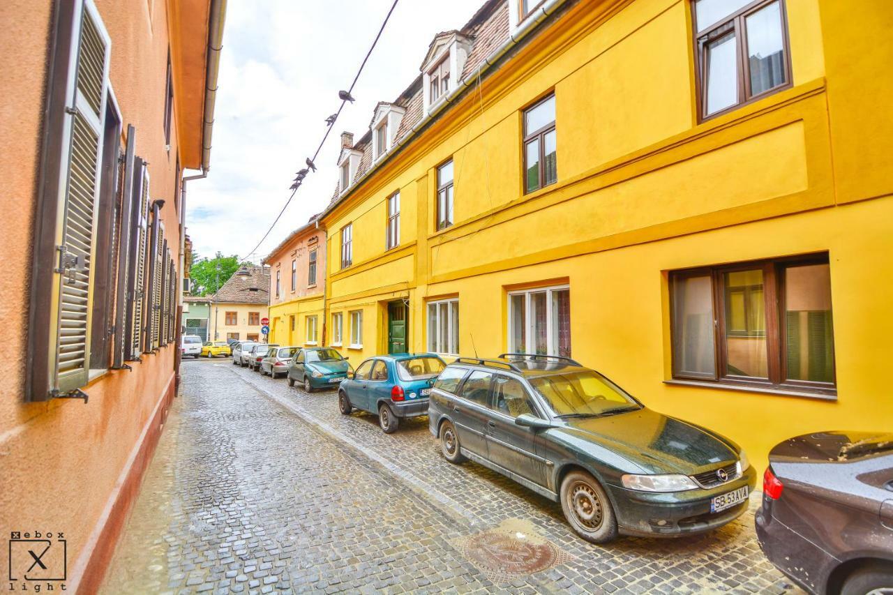 Via Del Centro Apartment Sibiu Bagian luar foto