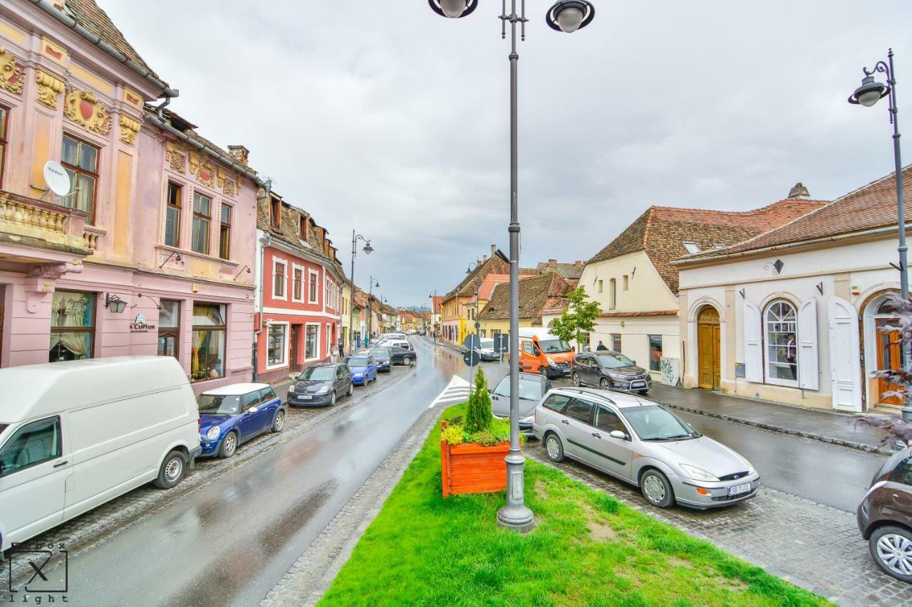 Via Del Centro Apartment Sibiu Bagian luar foto